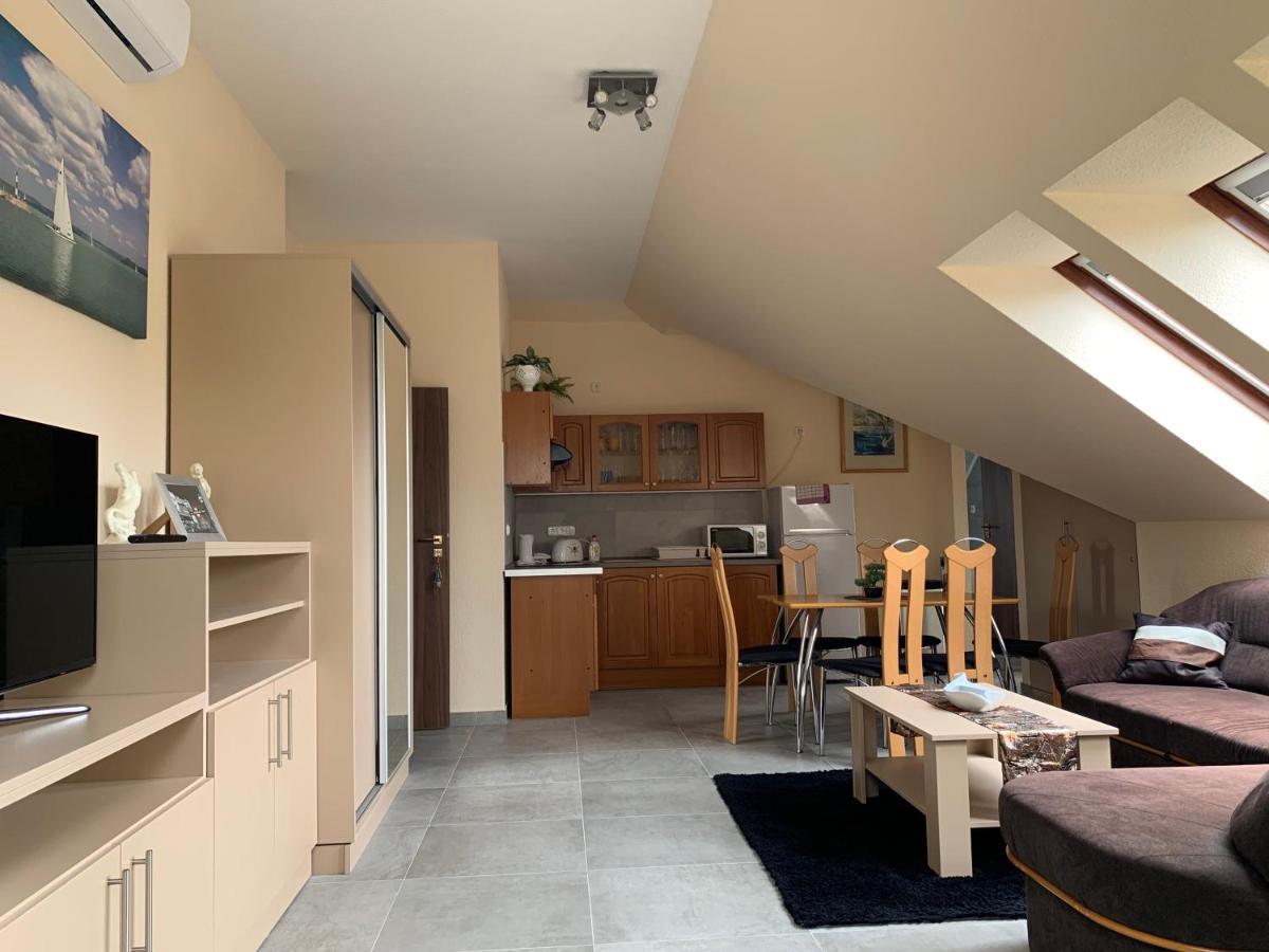 Balaton Kinizsi Apartman Siofok Exterior photo